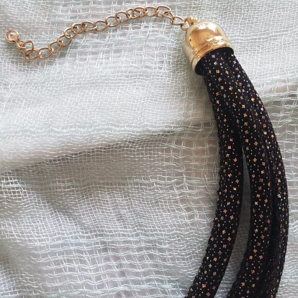 Make a Statement and Sparkle with this Gorgeous Necklace! โจ๐ - Picture 3 of 3